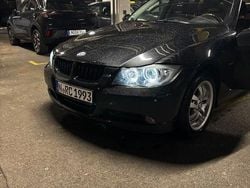 Schwarz Gebraucht 2007 BMW 320 Basis Kombi | 2.500 € (Fairer Preis)