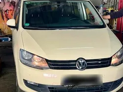 Gelb Gebraucht 2018 VW Sharan Family Van / Kleinbus | 9.150 € (Fairer Preis)