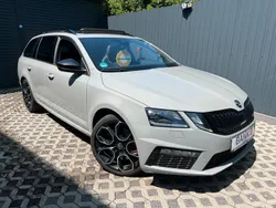 Grau Gebraucht 2018 Skoda Octavia RS Kombi | 19.999 € (Fairer Preis)