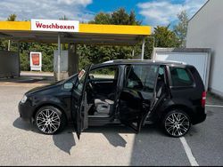 Schwarz Gebraucht 2004 VW Touran Van / Kleinbus | 4.800 € (Teuer)