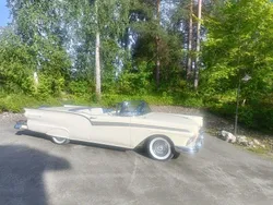 Weiß Gebraucht 1957 Ford Skyliner Cabrio | 46.800 €