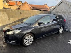 Schwarz Gebraucht 2014 Ford Focus Titanium Kombi | 6.499 € (Fairer Preis)