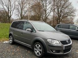 Braun Gebraucht 2008 VW Touran Cross Highline Van / Kleinbus | 5.900 € (Guter Preis)