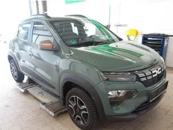 Grün Gebraucht 2023 Dacia Spring Extreme Kleinwagen | 14.997 € (Fairer Preis)