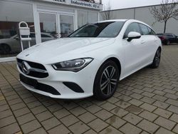 Weiß Gebraucht 2021 Mercedes CLA180 Shooting Brake Kombi | 16.600 € (Fairer Preis)