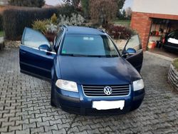 Blau Gebraucht 2004 VW Passat Kombi | 700 € (Superpreis)