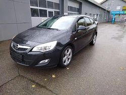 Schwarz Gebraucht 2012 Opel Astra Kombi | 2.900 € (Superpreis)