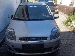 Silber Gebraucht 2007 Ford Fiesta Style Kleinwagen | 2.900 € (Fairer Preis)