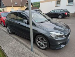 Grau Gebraucht 2016 BMW 218 Active Tourer M Sport Van / Kleinbus | 12.500 € (Guter Preis)