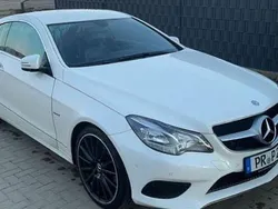 Weiß Gebraucht 2013 Mercedes E250 AMG line Coupé | 12.799 € (Fairer Preis)