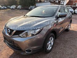 Grau Gebraucht 2015 Nissan Qashqai Tekna SUV | 10.999 € (Guter Preis)