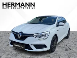 Weiß Gebraucht 2017 Renault Mégane IV Life Limousine | 11.899 € (Teuer)