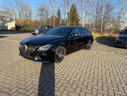 Obsidianschwarz metalliclack Gebraucht 2018 Mercedes CLS350 Edition Kombi | 22.499 €