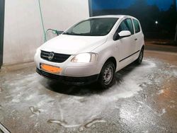 Weiß Gebraucht 2008 VW Fox Kleinwagen | 2.200 € (Etwas zu teuer)