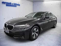 Grau Gebraucht 2023 BMW 520 Sport Line Limousine | 38.590 € (Fairer Preis)