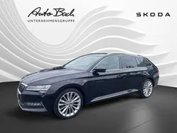 Schwarz (schwarzmagic perleffekt) Gebraucht 2020 Skoda Superb LAURIN & KLEMENT Kombi | 26.980 € (Fairer Preis)