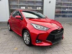 Rot Gebraucht 2024 Toyota Yaris Active Limousine | 16.490 € (Guter Preis)
