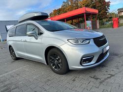 Silber Gebraucht 2022 Chrysler Pacifica SUV | 31.599 € (Fairer Preis)
