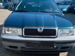 Grün Gebraucht 1999 Skoda Octavia Limousine | 550 €