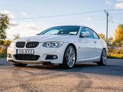 Weiß Gebraucht 2013 BMW 320 Efficient Dynamics Coupé | 12.999 € (Fairer Preis)