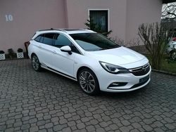 Weiß Gebraucht 2016 Opel Astra Innovation Kombi | 13.990 € (Etwas zu teuer)