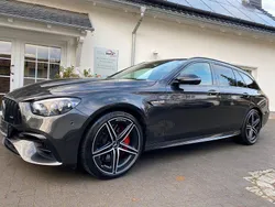 Grau Gebraucht 2021 Mercedes E63S AMG AMG Limousine | 98.400 € (Fairer Preis)