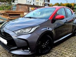 Grau Gebraucht 2022 Toyota Yaris Style Limousine | 17.800 € (Fairer Preis)