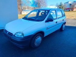 Weiß Gebraucht 1996 Opel Corsa Eco Limousine | 1.290 € (Fairer Preis)