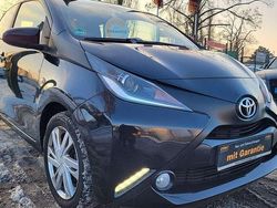 Black mica Gebraucht 2017 Toyota Aygo X-play Kleinwagen | 8.999 € (Fairer Preis)