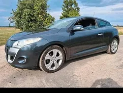 Grau Gebraucht 2008 Renault Mégane Coupé Coupé | 2.999 € (Fairer Preis)