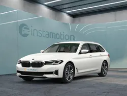 Weiß Gebraucht 2023 BMW 540 Kombi | 53.249 € (Teuer)