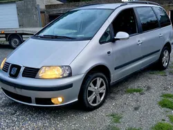 Silber Gebraucht 2010 Seat Alhambra Van / Kleinbus | 3.700 € (Etwas zu teuer)