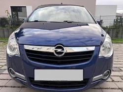 Blau Gebraucht 2009 Opel Agila Edition Kleinwagen | 5.799 € (Fairer Preis)
