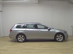 Silber Gebraucht 2020 VW Passat Business Kombi | 15.380 € (Superpreis)