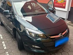 Grün Gebraucht 2015 Opel Astra Limousine | 7.000 € (Guter Preis)