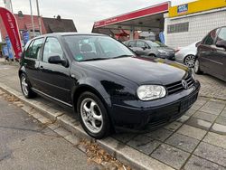 Schwarz Gebraucht 2001 VW Golf IV Limousine | 2.500 € (Etwas zu teuer)