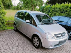 Silber Gebraucht 2004 Opel Meriva Van / Kleinbus | 2.800 € (Fairer Preis)