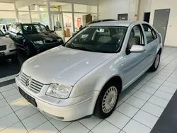 Silber Gebraucht 2000 VW Bora Comfortline Limousine | 2.999 € (Etwas zu teuer)
