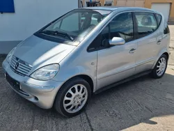 Silber Gebraucht 2001 Mercedes A190 Avantgarde Van / Kleinbus | 4.000 €