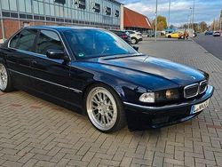 Blau Gebraucht 1995 BMW 730 Basis Limousine | 11.000 €