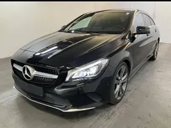 Schwarz Gebraucht 2019 Mercedes CLA200 Shooting Brake Kombi | 20.899 € (Guter Preis)