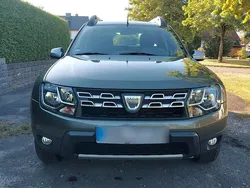 Grün Gebraucht 2014 Dacia Duster SUV | 7.400 € (Guter Preis)