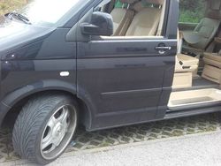 Schwarz metallic Gebraucht 2006 VW T5 Van | 17.900 €