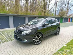 Schwarz Gebraucht 2015 Nissan Qashqai Tekna SUV | 14.300 €