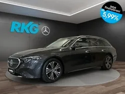 Grau Gebraucht 2024 Mercedes E220 Avantgarde Limousine | 52.680 € (Fairer Preis)
