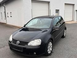 Schwarz Gebraucht 2005 VW Golf V Limousine | 1.650 € (Fairer Preis)