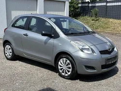 Grau Gebraucht 2010 Toyota Yaris Kleinwagen | 3.900 € (Fairer Preis)