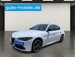 Weiß Gebraucht 2024 Alfa Romeo Giulia Veloce Limousine | 38.990 € (Fairer Preis)