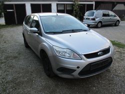 Silber Gebraucht 2009 Ford Focus Ambiente Kombi | 600 € (Superpreis)