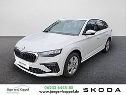 Weiß Gebraucht 2024 Skoda Scala Essence Kleinwagen | 21.900 € (Etwas zu teuer)